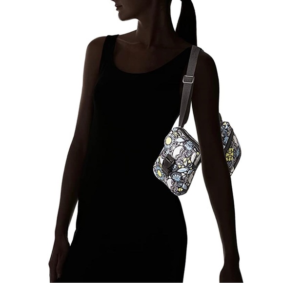 Vera Bradley Lighten Up Reactive Convertible Belt Bag Plaza Medallion NWT - Picture 6 of 7